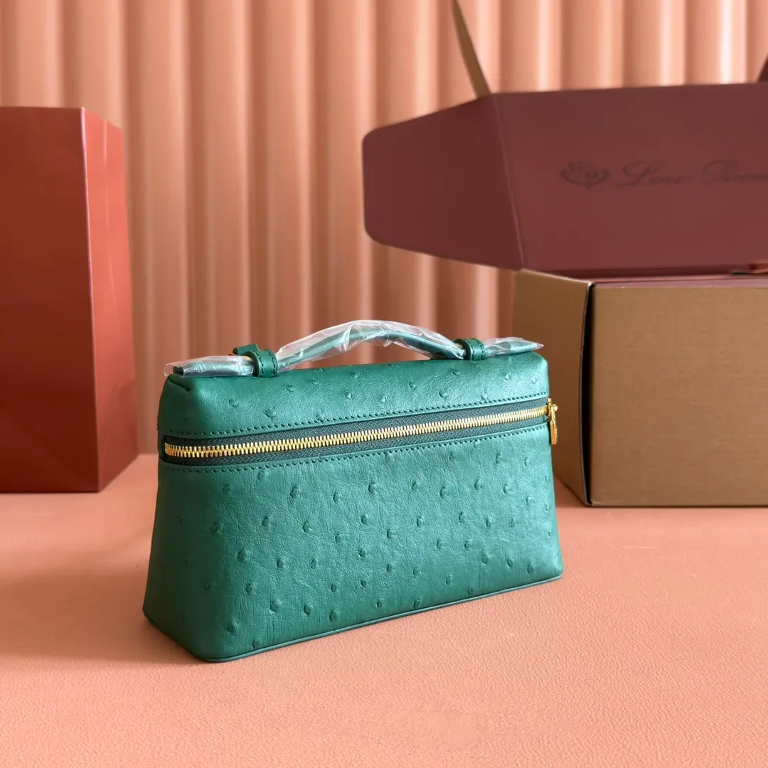 p1160💋💋💋【Original leather all-steel configuration counter complete package】 𝐋𝐨𝐫𝐨 𝐏𝐢𝐚𝐧@ Extra pocket L19 series handbag/crossbody bag The most comfortable life is when it is not defined, just like loro The material design of pian@ does not require complicated design styles. The simple and soft outline is elegant and durable, like an exquisite cosmetic case, which perfectly balances appearance and functionality. The leather is delicate and feels as soft as butter. The small bag has a large capacity. It is not only portable with a thin shoulder strap, but can also be worn cross-body. Sisters who have a special liking for minimalist style can buy it. It is simple and versatile. The simpler, the more different. Stars and Instagram celebrities are all planting it. There are two sizes of 19 cm and 27 cm. One is exquisite and casual, and the other is elegant and grand. Size: Small: length 19×width 7×height 12cm (